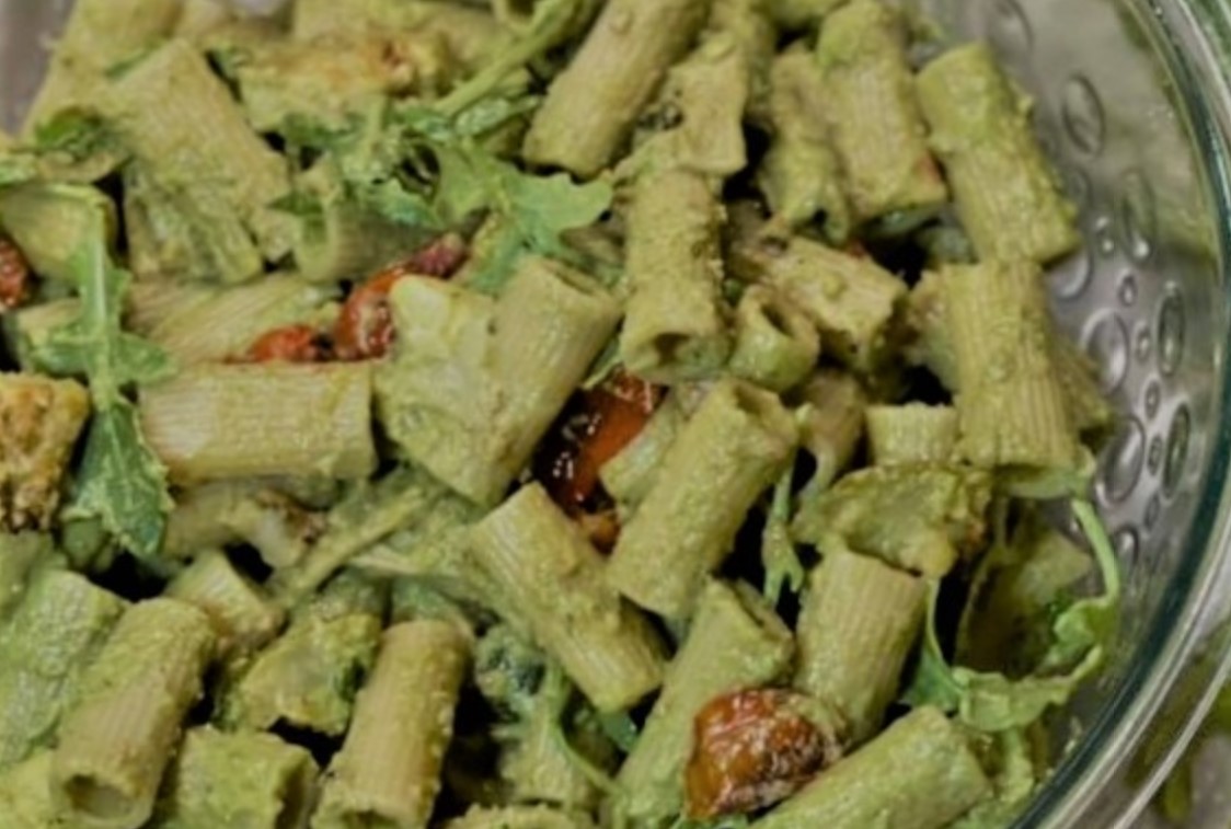 Pasta al Pesto di rucola fresca - Ricetta Italiana facile e buona